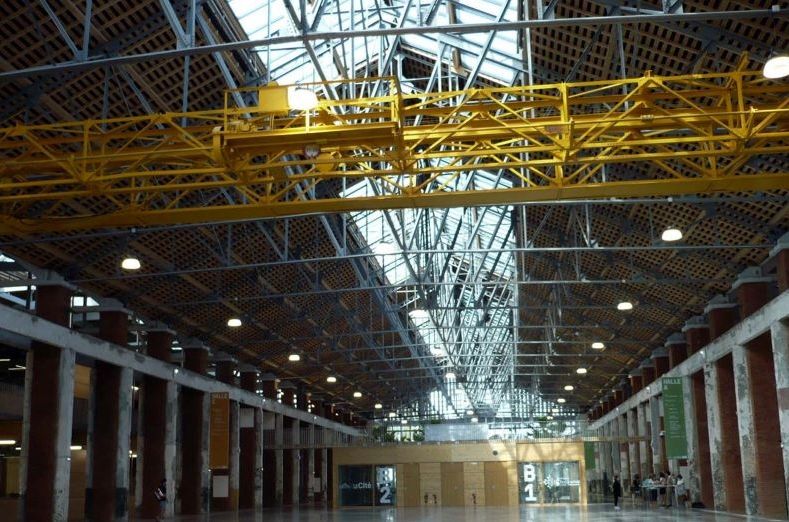 Le nouveau profil intérieur des Halles industrielles Latécoère, à Toulouse, transformées en équipement public au service des entreprises innovantes.  